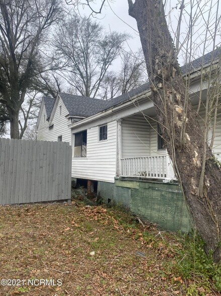 213 N 10th St, Wilmington, NC 28401