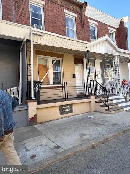 704 E Madison St, Philadelphia, PA 19134
