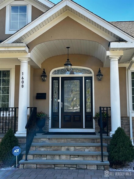 1608 Chestnut St, South Plainfield, NJ 07080