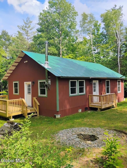 388 Pucker St, Warrensburg, NY 12885