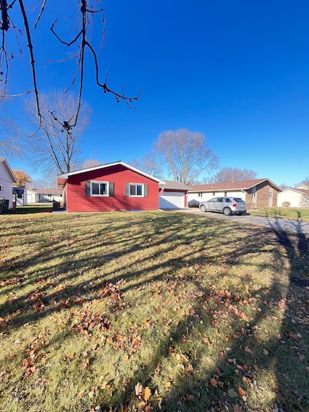 1811 Judd Ave N, Glencoe, MN 55336