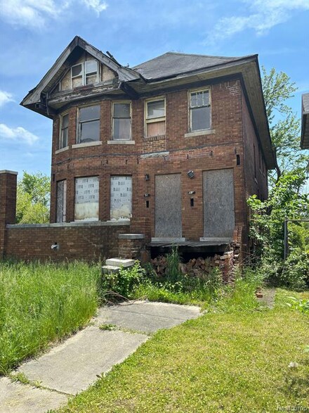 51 Ford St, Highland Park, MI 48203