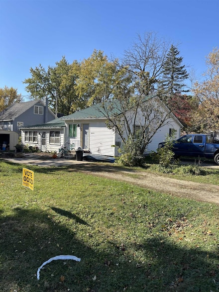 264 3rd St N Unit 1 and 2 and 3, Central City, IA 52214