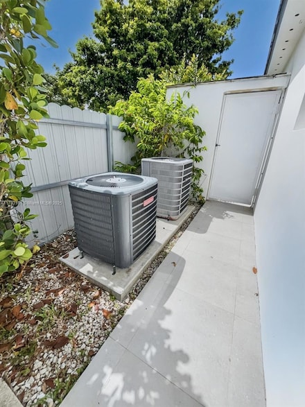 241 E 36th St, Hialeah, FL 33013