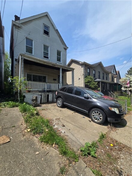 3035 Zephyr Ave, Pittsburgh, PA 15204
