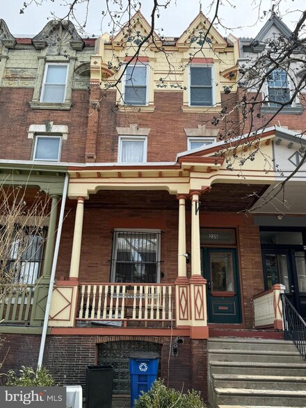 235 S 45th St, Philadelphia, PA 19104