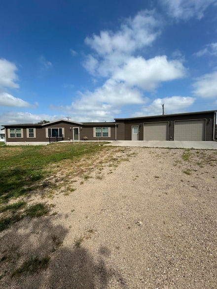 403 S Johnston St, White Lake, SD 57383