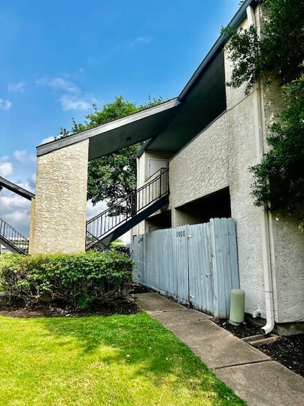 7313 Gulf Fwy Unit 1001, Houston, TX 77017