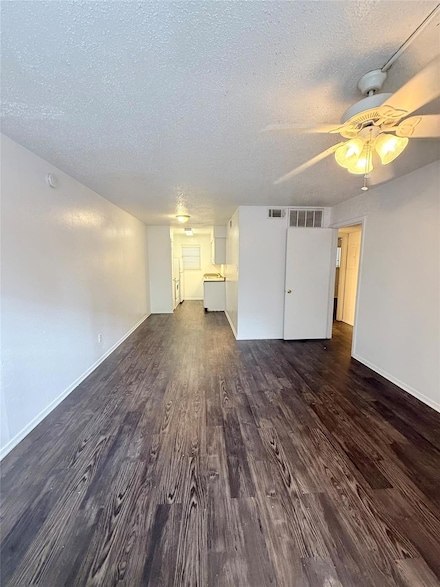 2704 Salado St Unit 207, Austin, TX 78705