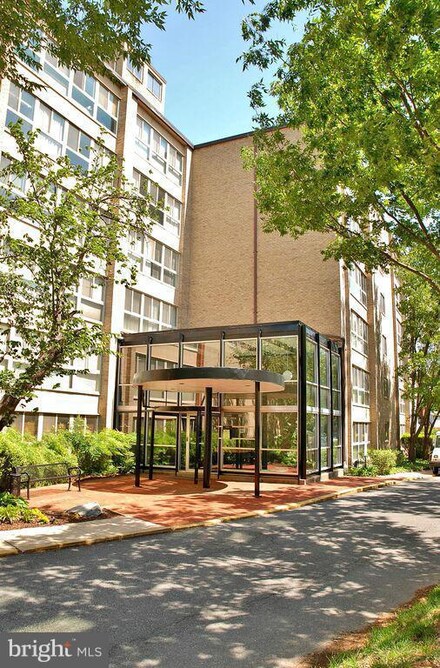 4970 Battery Ln Unit 304, Bethesda, MD 20814