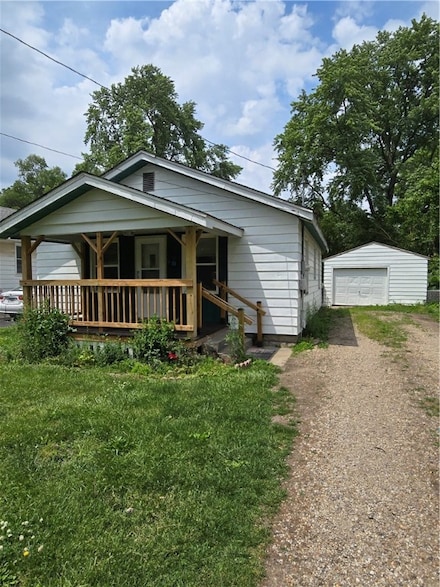 2582 E Geddes Ave, Decatur, IL 62526