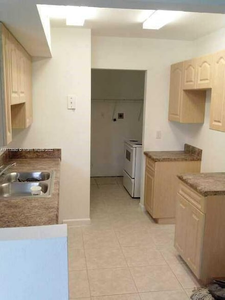 2866 NW 55th Ave Unit 1A, Lauderhill, FL 33313