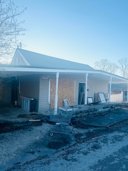 231 Pine St, Paintsville, KY 41240
