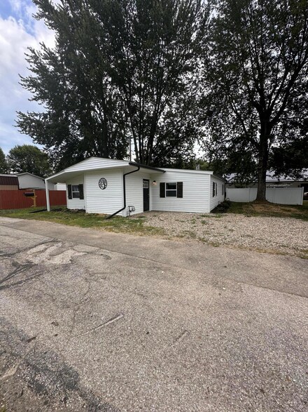 85 Pincott St, Pataskala, OH 43062