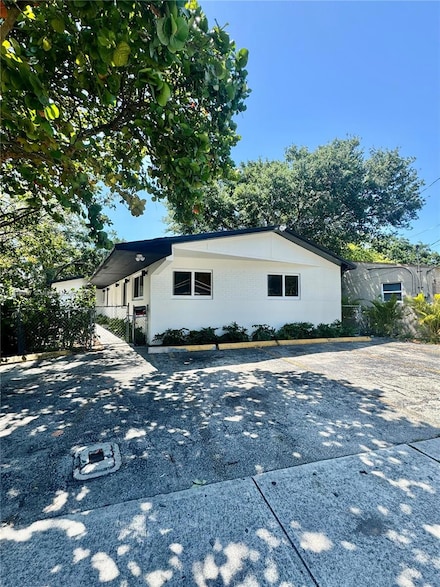 111 NW 7th Ave Unit 1, Dania, FL 33004