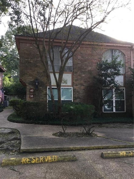 10 Heritage Ln Unit 38, New Orleans, LA 70114