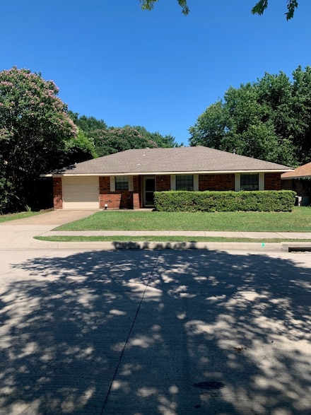 5014 Brookhollow Dr, Sachse, TX 75048