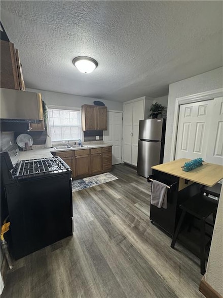 10904 Cambridge Ave, Kansas City, MO 64134