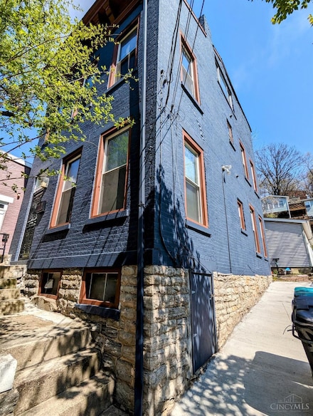 2202 Ravine St, Cincinnati, OH 45219