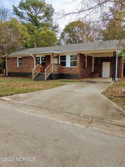 801 Black Creek Rd SE, Wilson, NC 27893