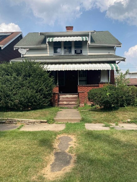 824 2nd St W, Huntington, WV 25701