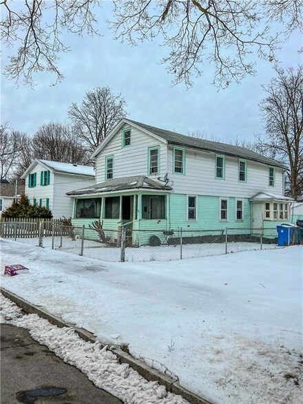 206 Atkinson St, Rochester, NY 14608