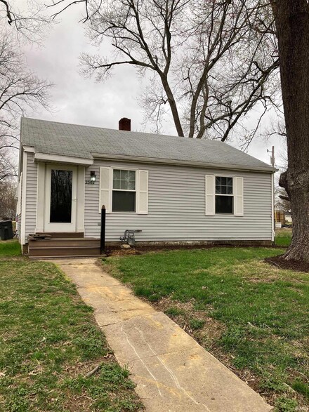 2302 Hercules Ave, Evansville, IN 47711