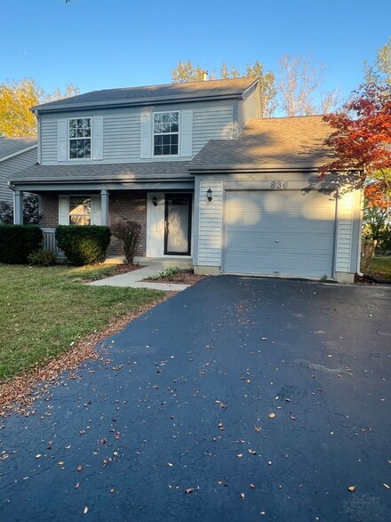 836 Crossland Dr, Grayslake, IL 60030