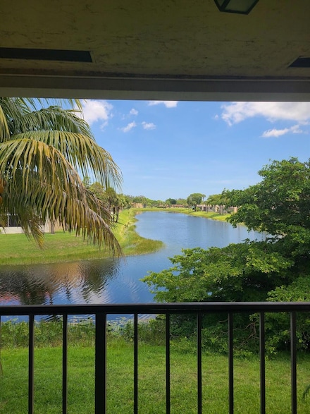 1520 Lake Crystal Dr Unit G, West Palm Beach, FL 33411