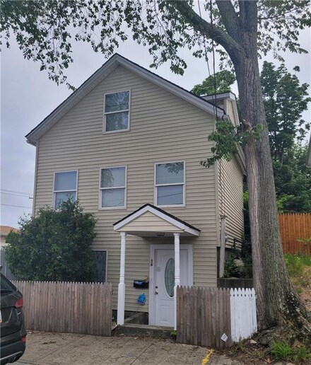 56 Wadsworth St, Providence, RI 02907