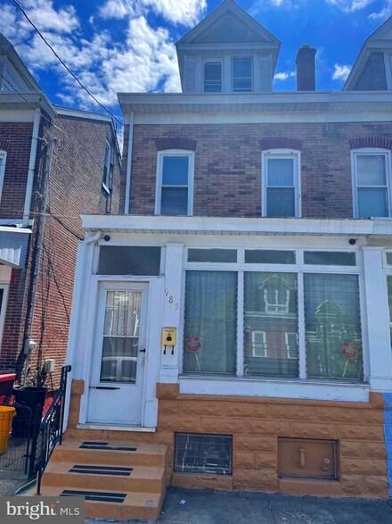 985 Smith St, Trenton, NJ 08610