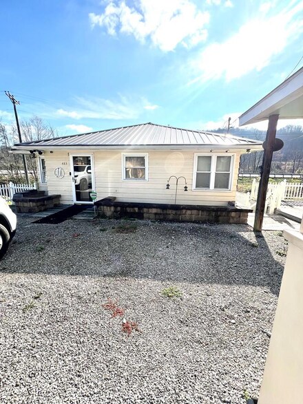 483 Kentucky 550, Eastern, KY 41622