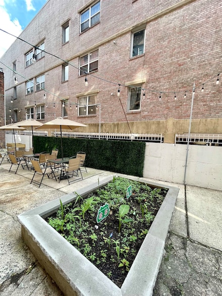 315 56th St Unit D4, West New York, NJ 07093