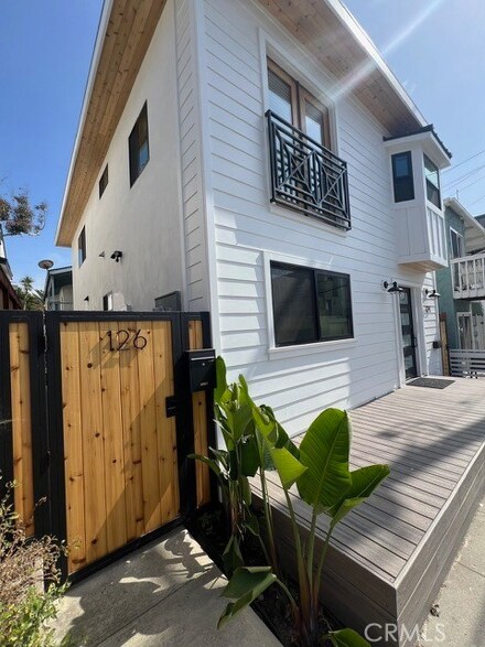 124 Lyndon St Unit 126, Hermosa Beach, CA 90254