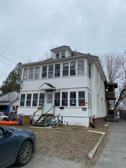 6 Bellevue St, Winslow, ME 04901