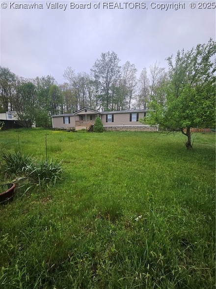 399 Thousand Oaks Dr, Shady Spring, WV 25918