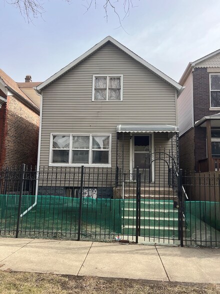4935 S Marshfield Ave, Chicago, IL 60609