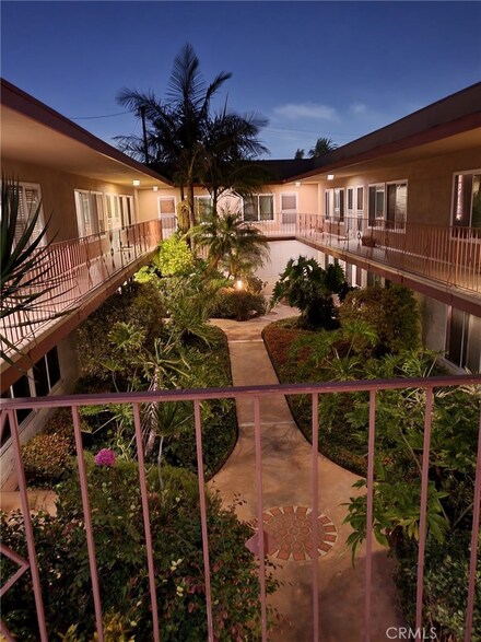 819 E 4th St Unit 25, Long Beach, CA 90802