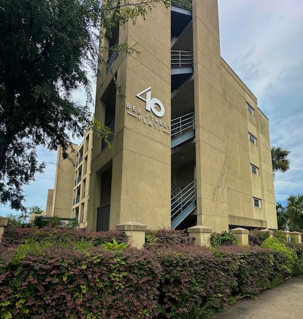 40 Bee St Unit 204, Charleston, SC 29403