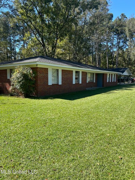 995 Decatur-Conehatta Rd, Conehatta, MS 39057