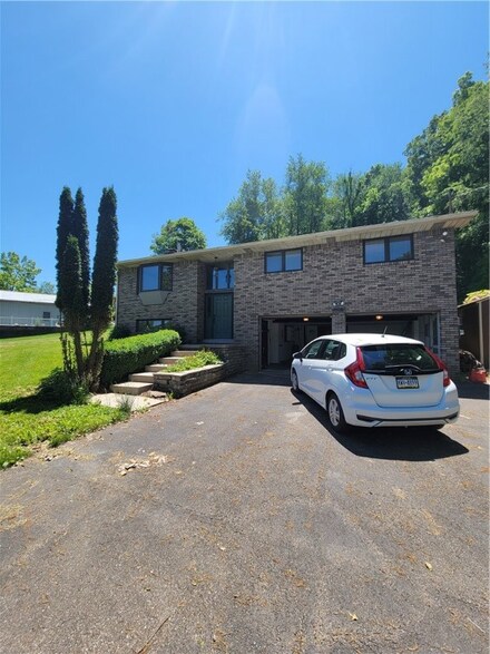334 Sugar Run Rd, Eighty Four, PA 15330