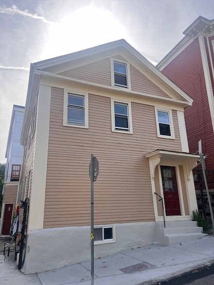 2 Alfred St, Jamaica Plain, MA 02130