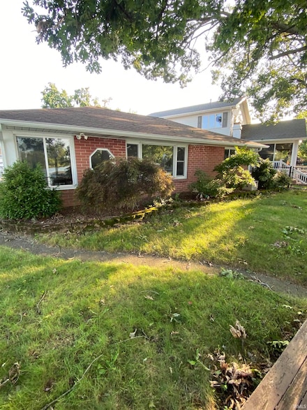 1614 Idlewild Dr, Rochester, IN 46975