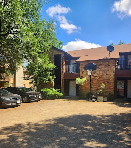 506 E Denton Dr, Euless, TX 76039