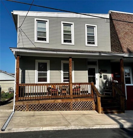 111 S Oak St, Summit Hill, PA 18250