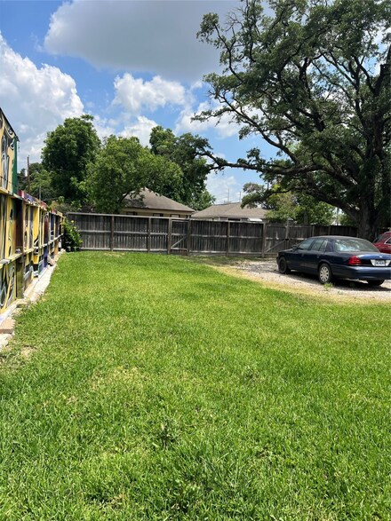 116 Funston St, Houston, TX 77012