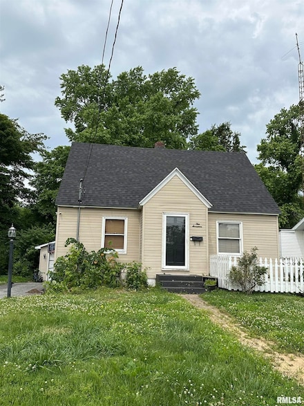 517 N Vine St, Du Quoin, IL 62832
