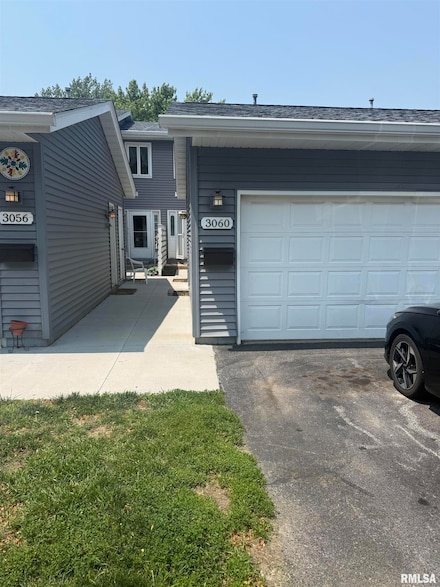 3060 Parkwild Dr, Bettendorf, IA 52722