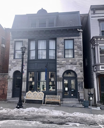 431 Warren St Unit 3, Hudson, NY 12534