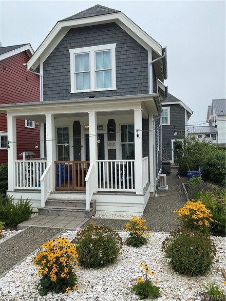29 Blueberry Ln, Pacific Beach, WA 98571
